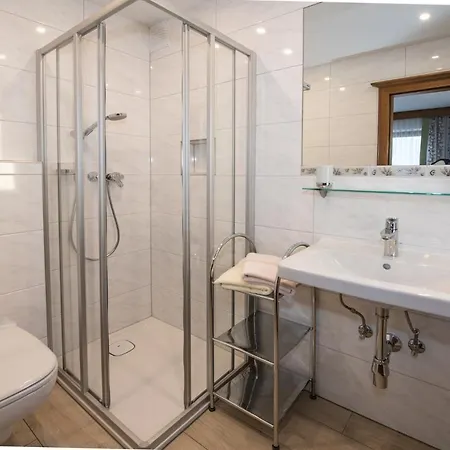 Und Weinschreiber ゲストハウス ラウリス