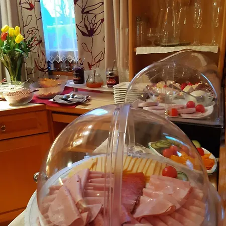 ゲストハウス Und Weinschreiber ラウリス