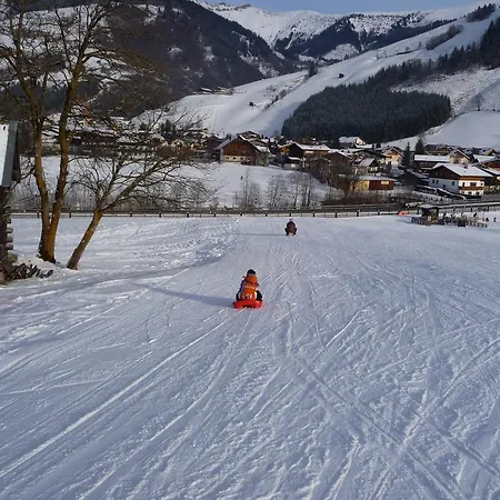 ゲストハウス Und Weinschreiber ラウリス