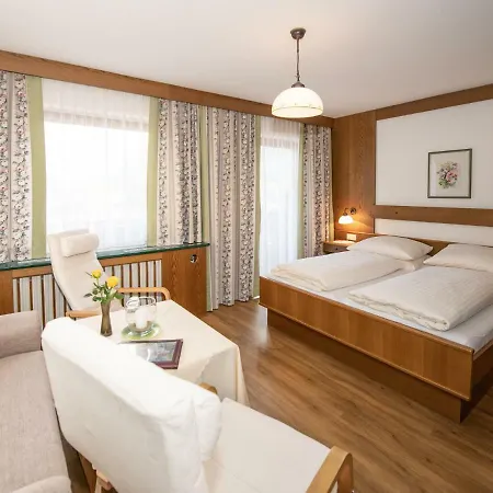 Und Weinschreiber ゲストハウス 3*