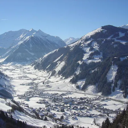 ゲストハウス Und Weinschreiber